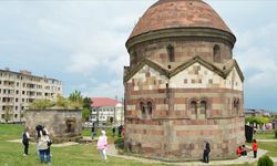Öğrenciler "Anadoluyuz Biz" projesiyle Erzurum'un tarihi mekanlarını gezdi