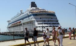 Panama bandıralı kruvaziyer "Astoria Grande" 850 yolcusuyla Sinop'a geldi