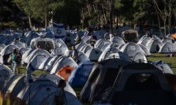 İsrail'de protestocular yargı düzenlemesine karşı Meclisin yakınına çadır kurdu