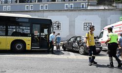 Beşiktaş'ta İETT otobüsü ve otomobilin çarpıştığı kazada 6 kişi yaralandı