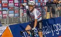 Rekortmen bisikletçi Mark Cavendish, sakatlığı nedeniyle birkaç hafta yarışamayacak