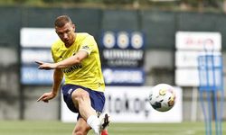 Fenerbahçe'nin yeni transferi Edin Dzeko, takımla ilk antrenmanına çıktı