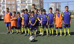 Kilisli genç futbolcu memleketinde açtığı spor okulunda yeni yetenekler peşinde
