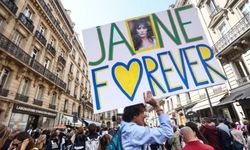 Jane Birkin Paris cenaze töreni, ünlüler ve kalabalıklar tarafından takip edildi