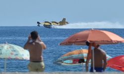 Avrupa yangınları: Akdeniz yangınlarıyla mücadele eden Canadair su bombardıman uçakları