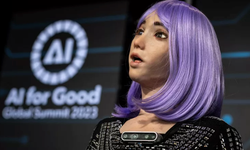 Yapay zekalı robotlar basın toplantısı düzenledi: Dünyayı insanlardan daha iyi yönetebiliriz