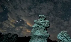 Perseid meteor yağmuru gökyüzünü aydınlattı