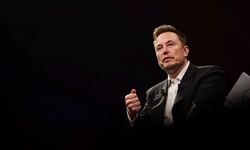 Elon Musk, Twitter'ı X'e dönüştürüyor: Riskli bir hamle mi?