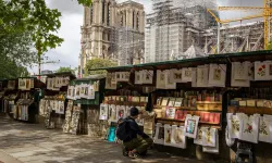 Paris'teki kitap satıcıları olimpiyat güvenliği için taşınıyor