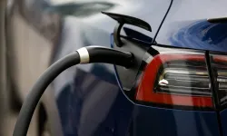 Elektrikli araçlar satış rekorları kırıyor, ancak benzinli araçların yerini hemen almayacaklar 