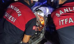 Şanlıurfa'da hafif ticari aracın traktöre çarpması sonucu 1 kişi öldü, 3 kişi yaralandı