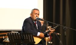 Yavuz Bingöl, "Aşık Veysel'siz 50 Yıl" konserleri kapsamında Bingöl'de sahne aldı