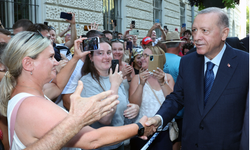 Macar vatandaşlardan Cumhurbaşkanı Erdoğan'a sevgi gösterisi