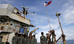 Güney Çin Denizi: Filipinler Spratly Adaları'ndaki üssüne taze malzeme gönderdi