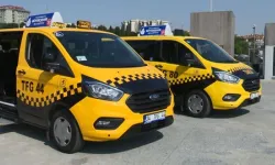 İstanbul'da minibüsten taksiye dönüştürülen araç sahipleri eylem yaptı