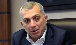 Metin Külünk, alkolsüz şampanya patlatılan muhafazakar partiyi eleştirdi