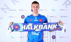 Milli voleybolcu Mert Matic, yeni sezonda da Halkbank forması giyecek