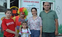 Mahalleli 6 yaşındaki depremzede Melek'i gülümsetmek için seferber oldu