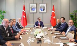 Cumhurbaşkanı Yardımcısı Yılmaz işçi sendikaları temsilcileriyle bir araya geldi