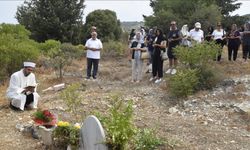 KKTC'de Ayyannili Türkler, 49 yıl sonra doğdukları topraklarda şehitlerini andı