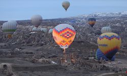 Kapadokya'da sıcak hava balon turuna rüzgar molası