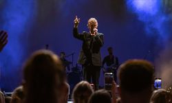 İngiliz şarkıcı ve söz yazarı Tom Odell, Antalya'da konser verdi