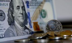 Dolar/ruble paritesi Mart 2022’den bu yana ilk defa 100’ü geçti