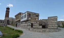 Erzurum'un "kültür ve sanat evi" ziyaretçilerini tarihi yolculuğa çıkarıyor