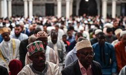 Fransa'daki Müslüman karşıtlığı sanata ve edebiyata da yansıyor