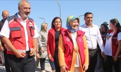 Aile ve Sosyal Hizmetler Bakan Yardımcısı Yenigün, Hatay'da depremzedeleri ziyaret etti
