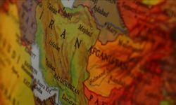 İranlı uzmanlar, Afganistan ile tartışmaya yol açan Hilmend Nehri'nde incelemede bulundu