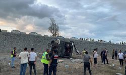 Kemerburgaz'da servis otobüsü köprüden düştü, 27 işçi yaralandı