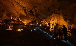 Gölbaşı'nın doğal kliması "Tulumtaş Mağarası" sıcak havadan bunalanların akınına uğradı