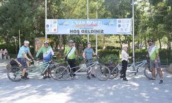 Görme engelli bisiklet tutkunları Van'daki festivale renk kattı