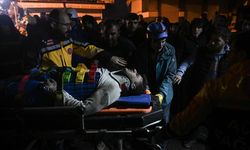 Depremde yıkılan 2 binanın ruhsatsız ve projesiz inşa edilmesi bilirkişi raporunda