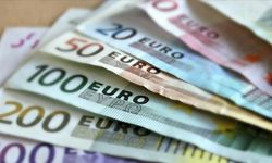 İtalya bankaların yüksek karlarına yüzde 40 ek vergi getirecek