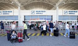 Antalya Havalimanı'nda uçak ve yolcu trafiğinde rekor kırıldı