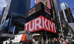 Times Meydanı'ndaki dijital panolarda "Invest in Türkiye" mesajı yayınlandı