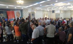 CHP Grup Başkanvekili Burcu Köksal, Afyonkarahisar'daki ilçe kongresinde fenalık geçirdi