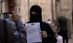 Fanatik Yahudi yerleşimciler, Mescid-i Aksa'ya baskın düzenledi