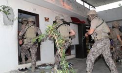 Mersin'de "dublör" kullanarak dolandırıcılık yaptıkları iddiasıyla 21 şüpheli yakalandı
