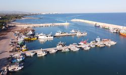 Mersin'de balıkçıların ağına pirinç çuvalları takıldı