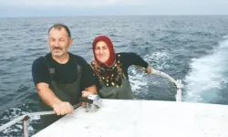 Karadenizli balıkçı çift, ava birlikte çıkıyor