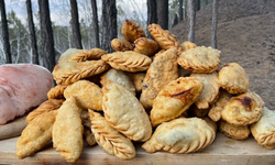 Mongolistan ziyaretçilerinin denemesi gereken yemekler