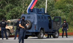 Sırbistan'a atfedilen bir silahlı saldırıda bir Kosova polis memuru öldü ve bir diğeri yaralandı