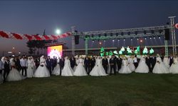 Hatay'da 100 depremzede çift için toplu nikah töreni yapıldı