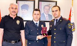 Türkiye-Ermenistan maçında Azerbaycan bayrağına saygı gösteren Türk polis memuruna madalya