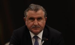 Bakan Osman Aşkın Bak, özel sporcuları tebrik etti