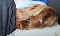 Uzun uçuş sonrası kahvaltı yapmak ve güneşlenmek "jetlag" etkisini önleyebilir