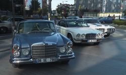 İstanbul'da klasik otomobil etkinliğiyle erkek sağlığına dikkati çektiler